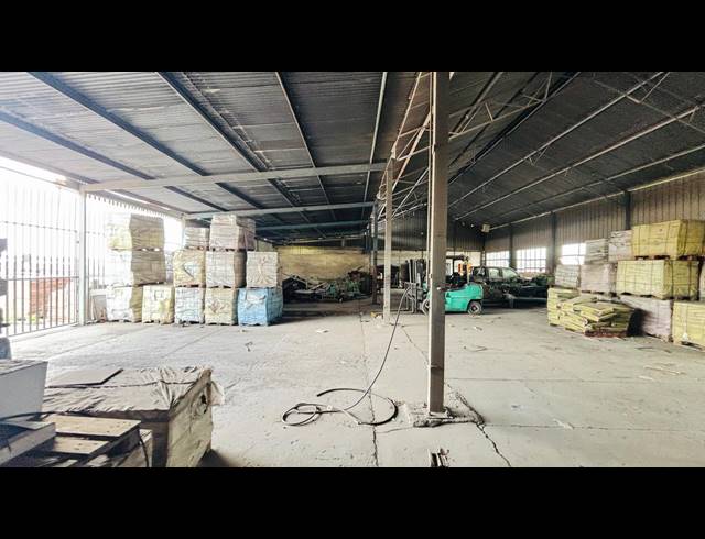 22,489M² INDUSTRIAL YARD TO LET IN CHAMDOR